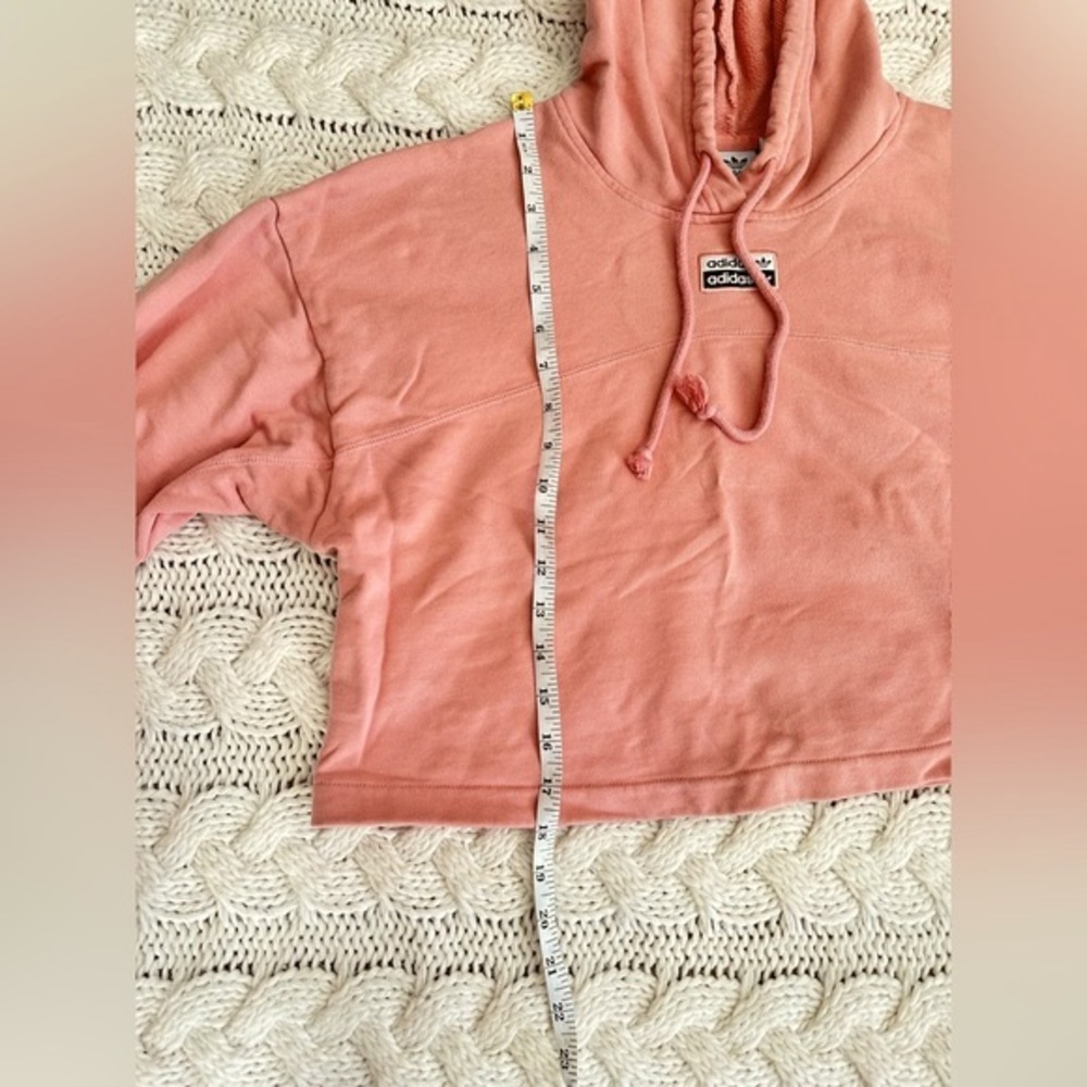 ✨Adidas Women Crop-Top Sweater, in good condition. ✨ - Picture 4 of 5